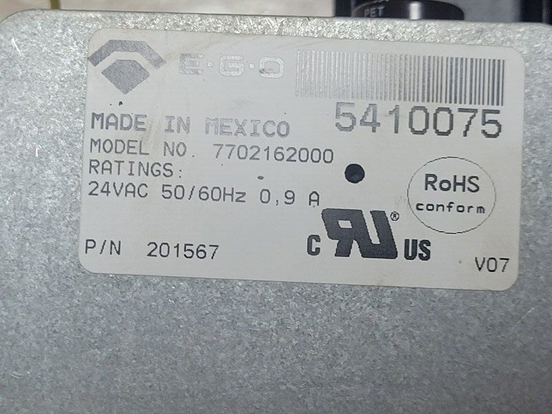 4653702