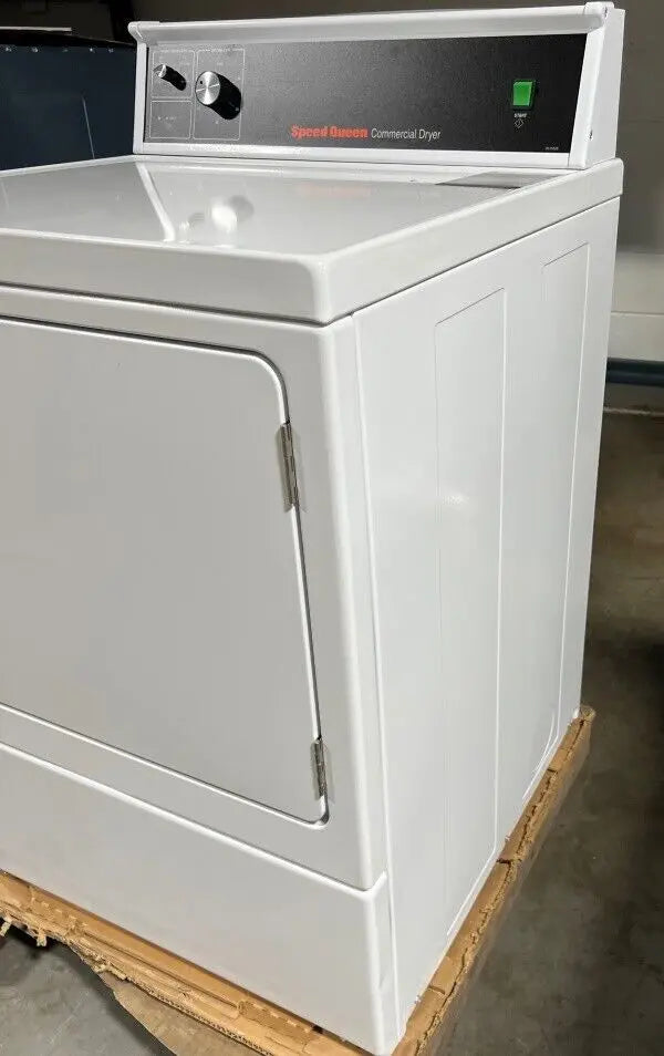 Speed Queen SDGMNRGS113TW01 Commercial Gas Dryer 7cu ft. 120v OPL 2018[Open Box]