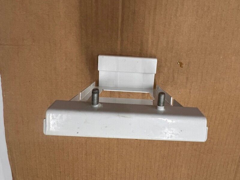 Card Concepts #C-5765-W Mounting Bracket 10 Degree - White Finish [Used] FasCard