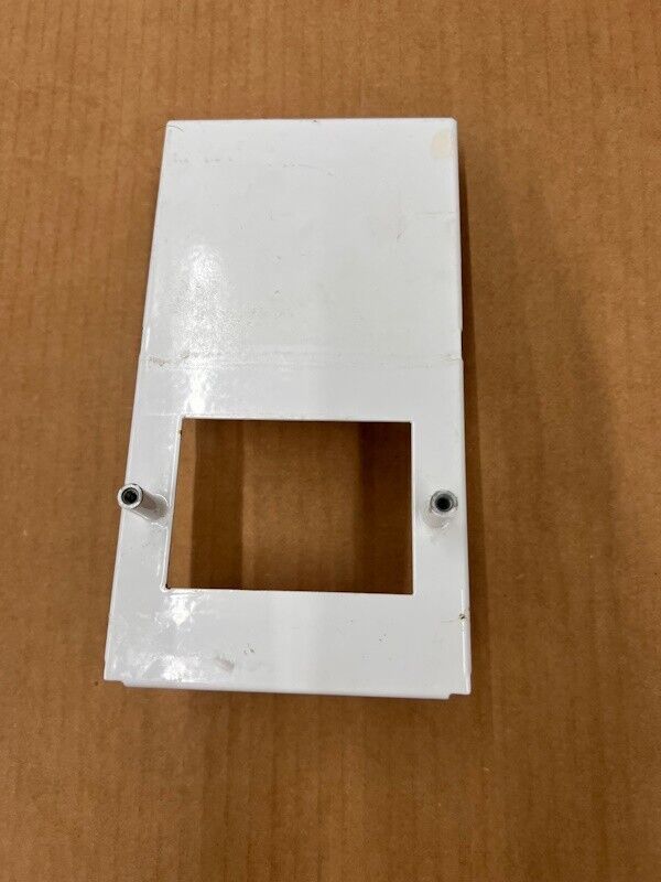 Card Concepts #C-5765-W Mounting Bracket 10 Degree - White Finish [Used] FasCard