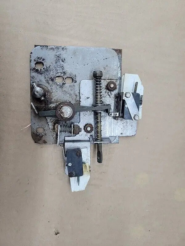 Dexter Washer Door Lock Assembly P/N :  9732-347-001  [USED] Dexter