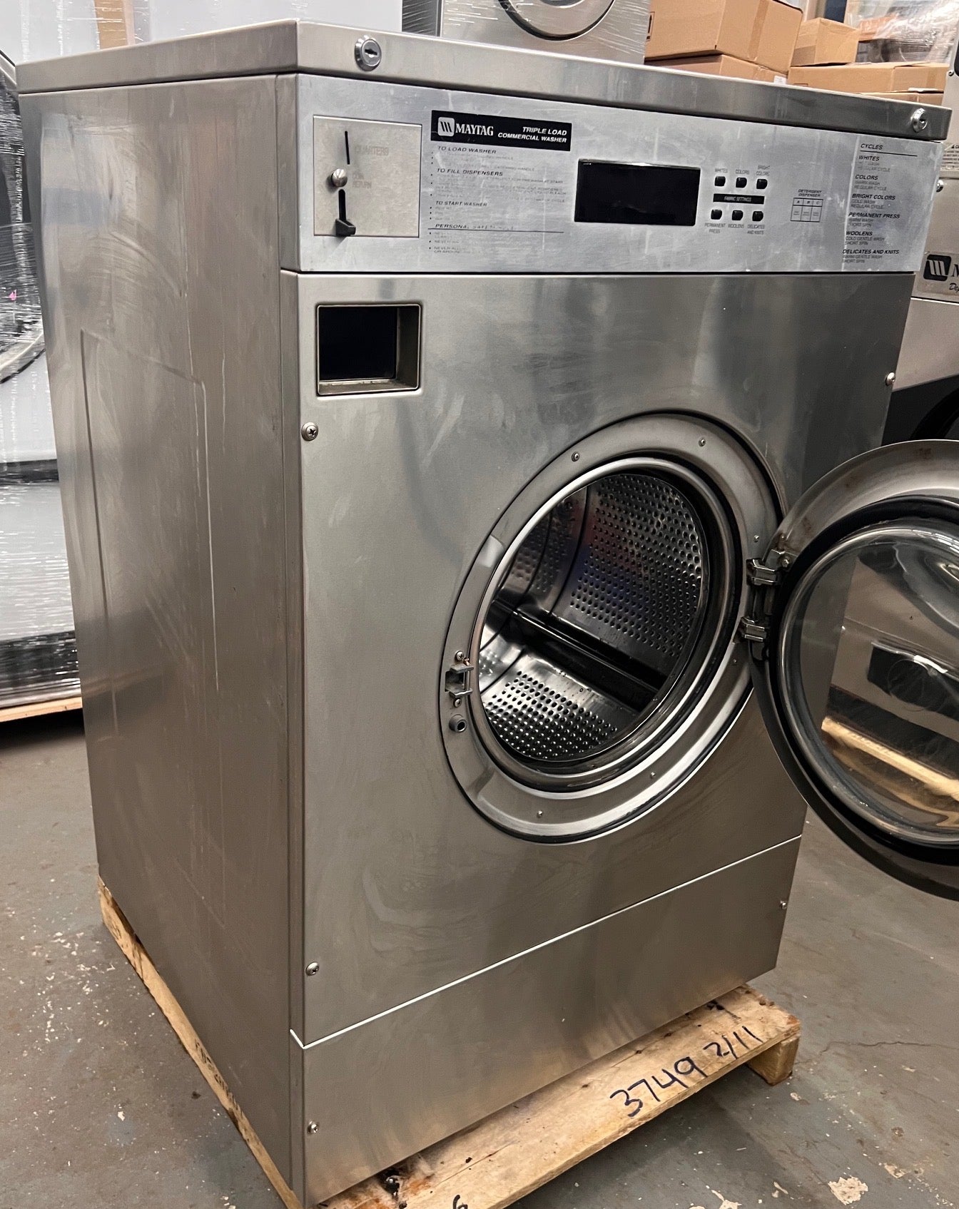 Maytag MFR35PDAVS Front Load Washer SS 35Lb 208-240V 60Hz 3Ph Coin Op [Used]