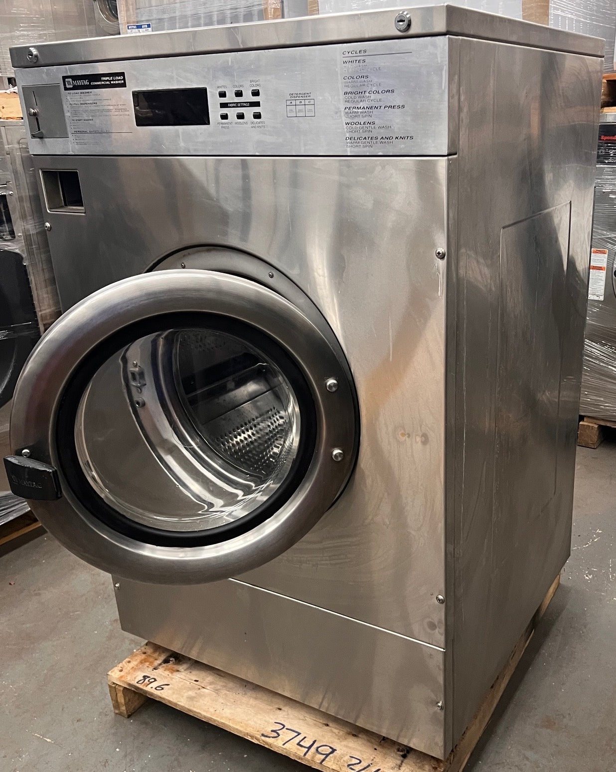 Maytag MFR35PDAVS Front Load Washer SS 35Lb 208-240V 60Hz 3Ph Coin Op [Used]