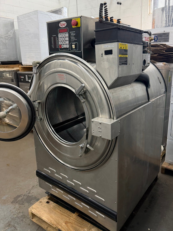 UniMac UW60PV Hardmount Washer-Extractor 60Lb 200-240V 50/60Hz 3Ph OPL [Used]