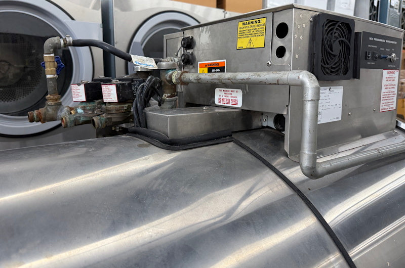 UniMac UW60PV Hardmount Washer-Extractor 60Lb 200-240V 50/60Hz 3Ph OPL [Used]