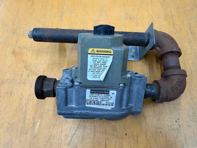 DEXTER dryer ignition gas valve 24V 50/60HZ. 9857-134-001 Control Assy [Used]
