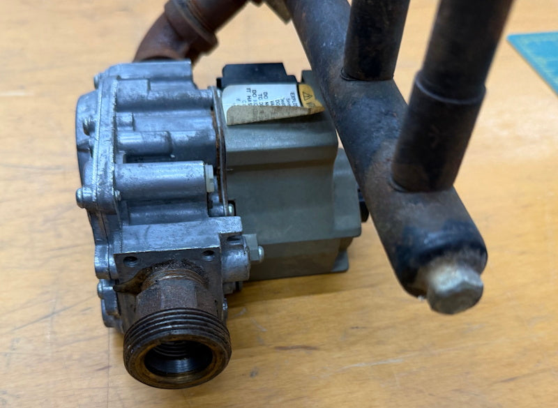 DEXTER dryer ignition gas valve 24V 50/60HZ. 9857-134-001 Control Assy [Used]
