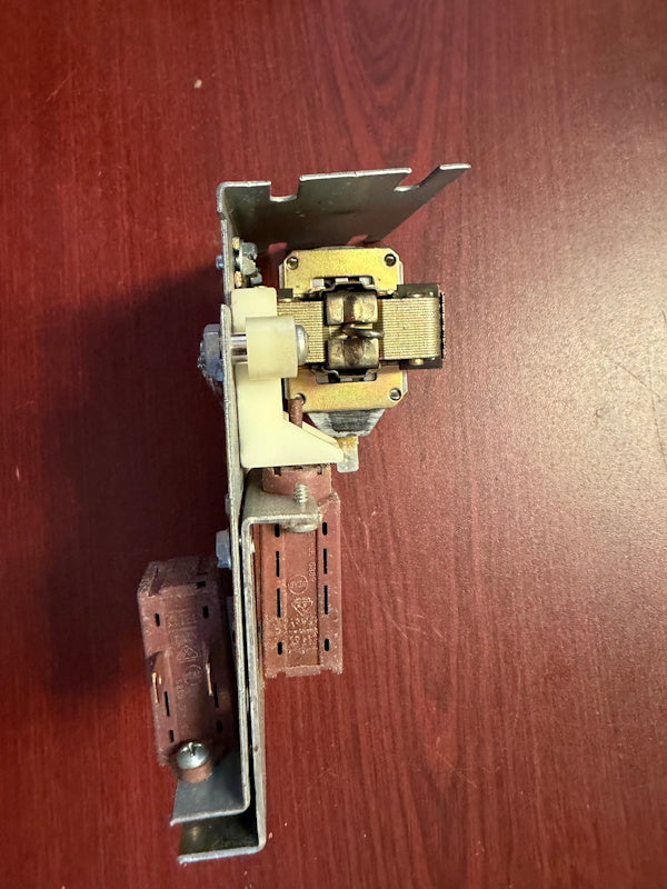 Dexter washer solenoid assembly door 120v. 9922-011-001 [Used]