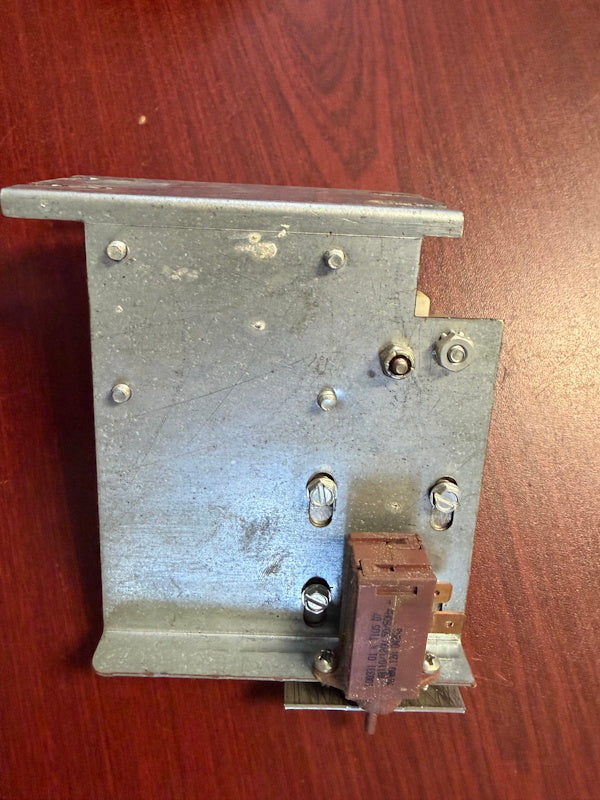 Dexter washer solenoid assembly door 120v. 9922-011-001 [Used]