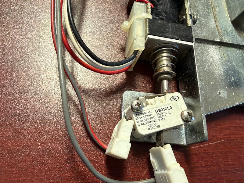 Unimac #B12517701 Washer ASSY DOOR LOCK 35lb 40lb 50Lb [Used]