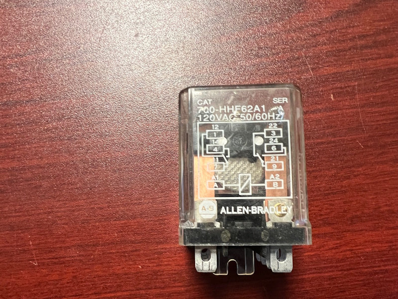 ALLEN BRADLEY 700-HHF62A1 / 700HHF62A1 8 Pin 120VAC 50/60Hz [USED]