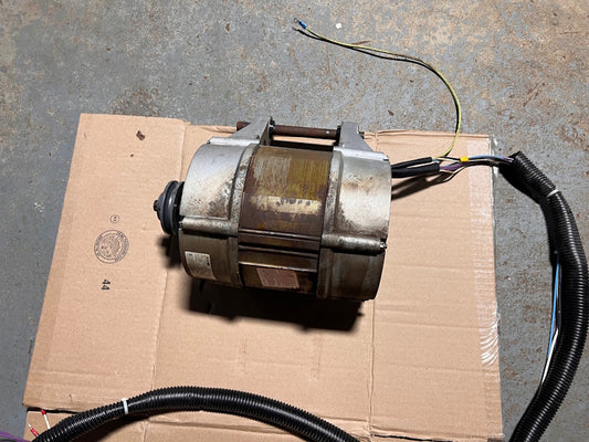 Speed Queen Washer C30 front load Motor 3ph 208-240v F022038700 F8597103[Used]