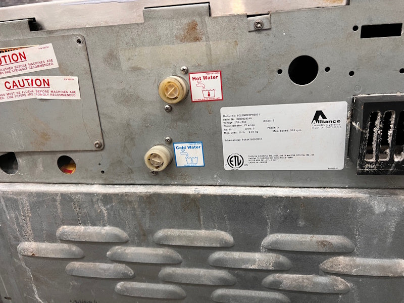 Speed Queen SC20 Front Load Washer 20Lb 208-240V 60Hz 3Ph Coin Op 2005 [Used]
