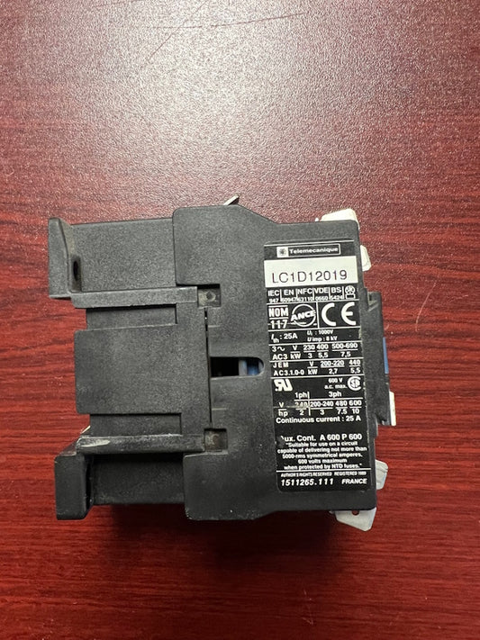 Contactor Telemecanique 220-240V 50/60Hz p/n 23003751  LC1D12 Maytag [Used]