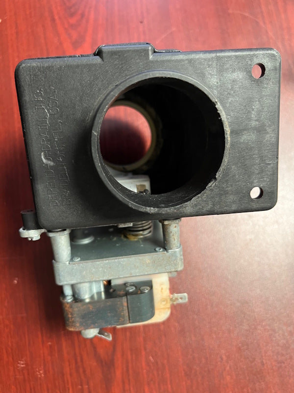 Speed Queen Washer Drain Valve 230v 50/60Hz, Depend-O-Drain p/n 26681521 [Used]