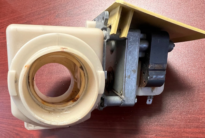 Speed Queen Washer Drain Valve 230v 50/60Hz, Depend-O-Drain p/n 26683122 [Used]