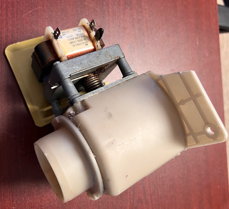 Speed Queen Washer Drain Valve 230v 50/60Hz, Depend-O-Drain p/n 26683122 [Used]