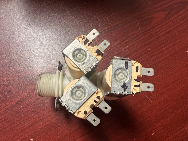 Speed Queen Washer Inlet Valve 3-Way 220-240v 50/60Hz 33590003 [Used]