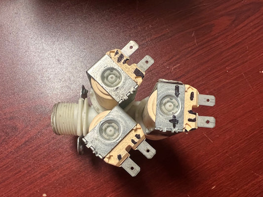 Speed Queen Washer Inlet Valve 3-Way 220-240v 50/60Hz 33590003 [Used]