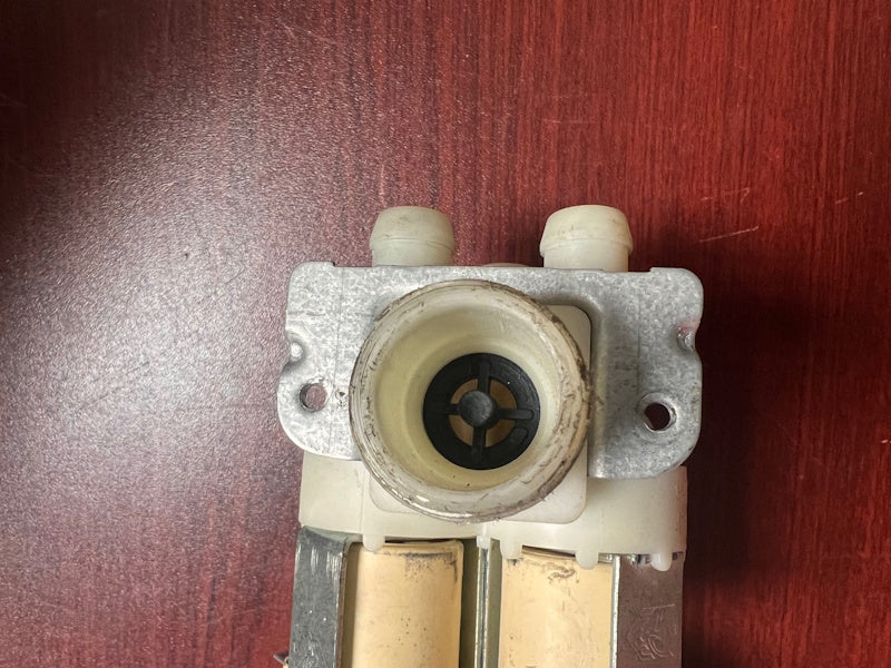 Speed Queen Washer Inlet Valve 3-Way 220-240v 50/60Hz 33590003 [Used]