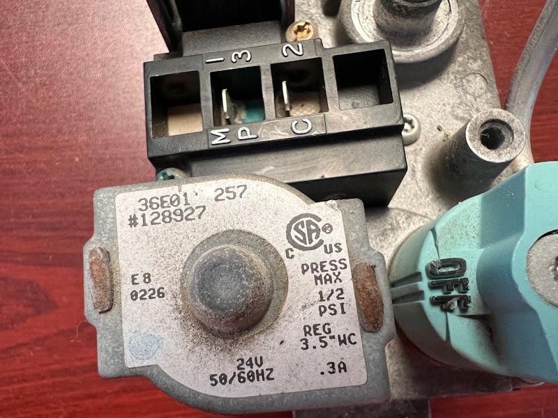 Maytag Gas Valve 128927 ADC 24V 887274, 128979 [Used]