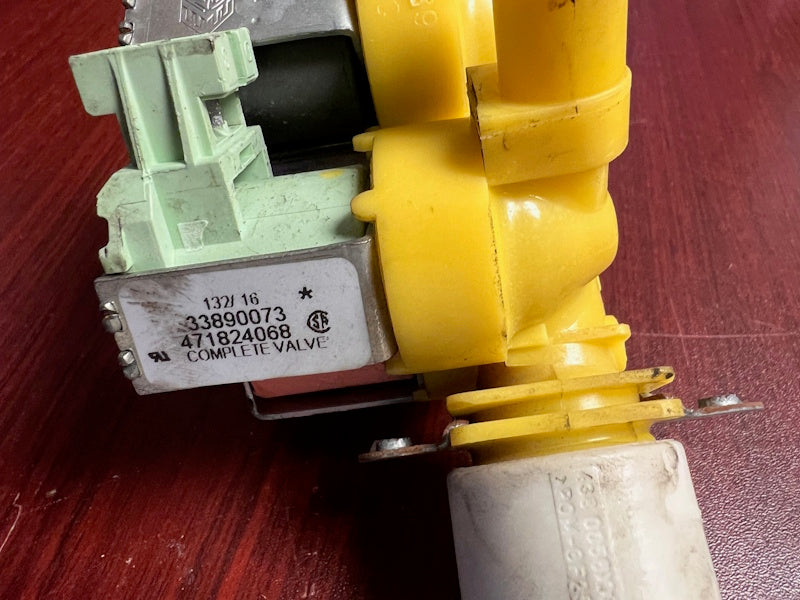 Wascomat 471824068 Washer Inlet Valve 220/60 4WAY 1/2IN W/RES W720 [Used]