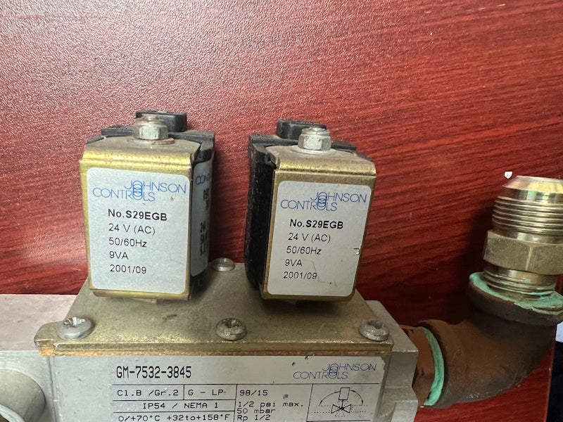 Huebsch JT0300 Dryer N Gas Valve 70257501 GM-7532-3845 Coil 70260101[Used]