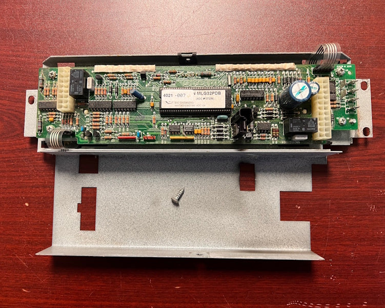 137239 MAYTAG / ADC MLG32PDB Stack Dryer Control Board A137239 [Used]