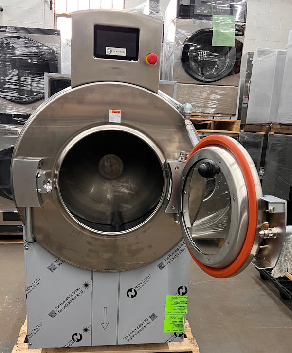 UniMac UWT065 Hardmount Washer-Extractor 65Lb 200-240V 50-60Hz 1/3Ph OPL [Open Box]