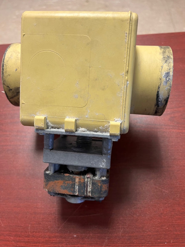 SQ Unimat Washer Drain Valve 230V 60/50Hz, 3" P/N : 33082211 F200165700 [Used]