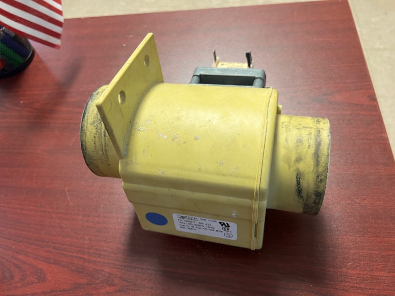 SQ Unimat Washer Drain Valve 230V 60/50Hz, 3" P/N : 33082211 F200165700 [Used]