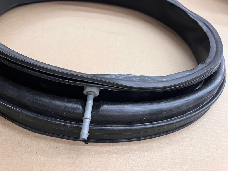 SQ Huebsch Front Load Washer door seal  802866P / Nozzle kit [Used]