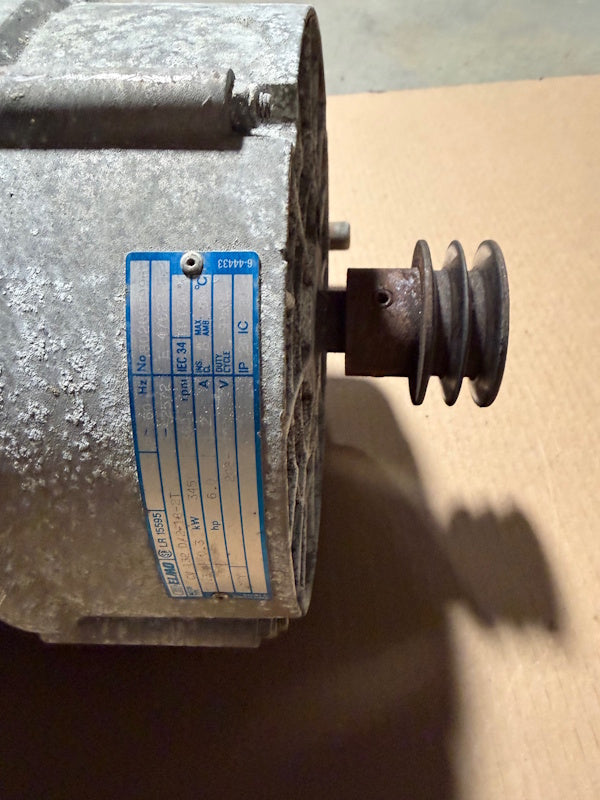 Washer 228/00105/01 Motor Elmo CV 132 D/2-18-2T 2572 for Ipso 40Lb 220v 60Hz 3Ph [Used]