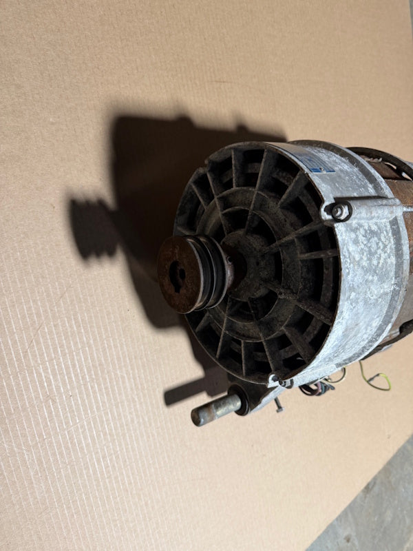 Washer 228/00105/01 Motor Elmo CV 132 D/2-18-2T 2572 for Ipso 40Lb 220v 60Hz 3Ph [Used]