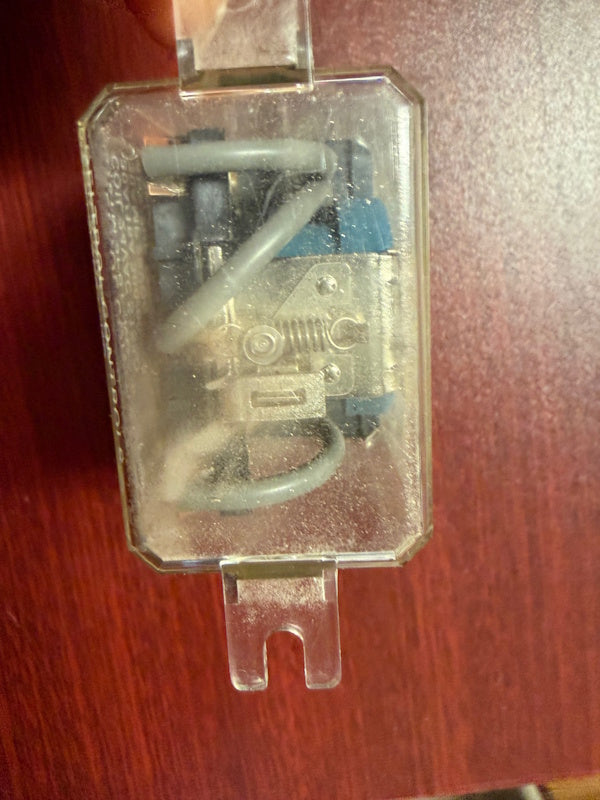 Speed Queen Huebsch 70210901P TU20581 70081501  Dryer Relay 24V/50-60HZ [Used]