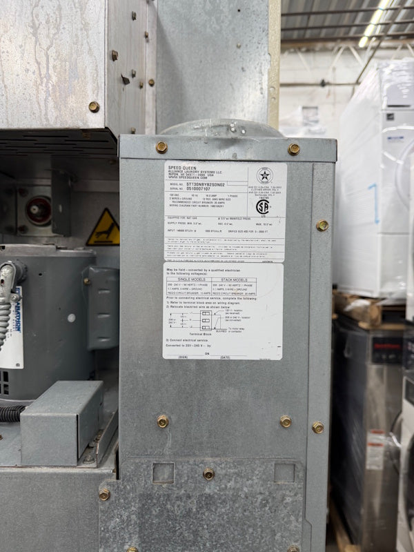 Speed Queen 30Lb Stack Gas Dryer STT30N 120V 60Hz 1Ph Stainless Steel Coin Op [Used]