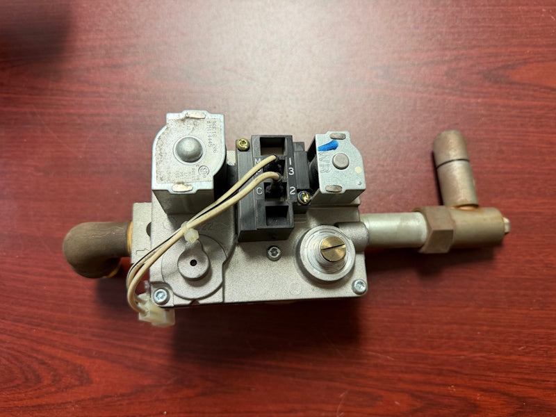 Speed Queen Gas Dryer Valve M414445 / STT30N WR 36E 24v 50/60Hz [Used]