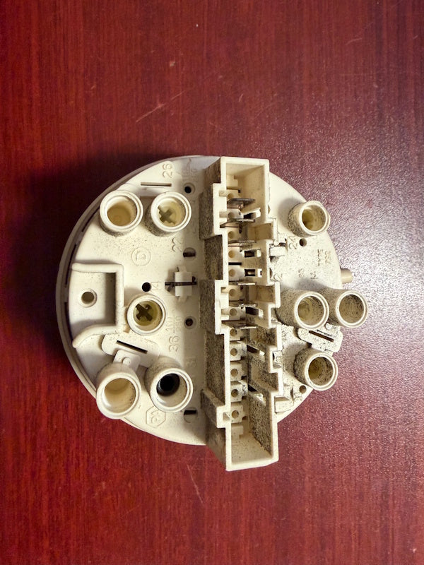 Wascomat Gen 6 Electrolux 4718859-02 Washer Level Control [Used]