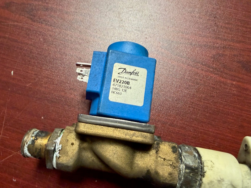 Wascomat 471821064 Washer Inlet Valve Washer Inlet Valve 1 Way 240/60 3/4" 1"[Used]