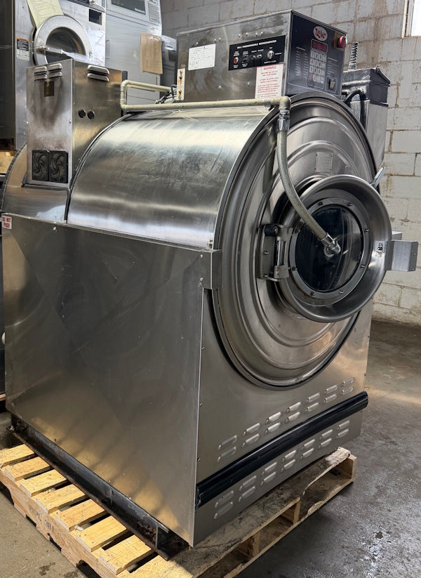 UniMac UW100 Hardmount Washer-Extractor 100Lb 200-240V 50-60Hz 3Ph OPL [Used]