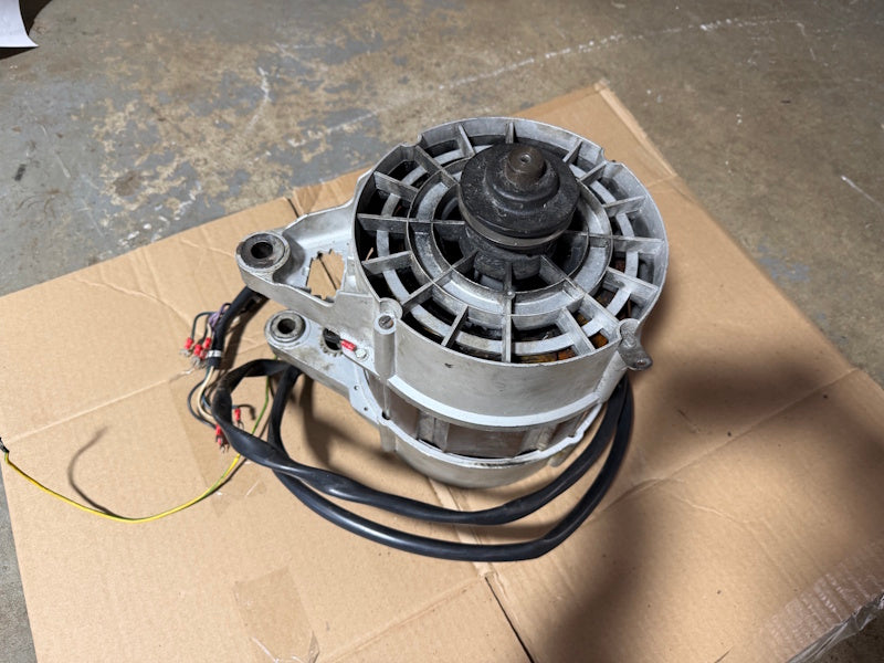 Washer Motor Elmo CV 132 D/2-18-2T 3043 Huebsch 35Lb 220v 60Hz 3Ph F8330001P [Used]