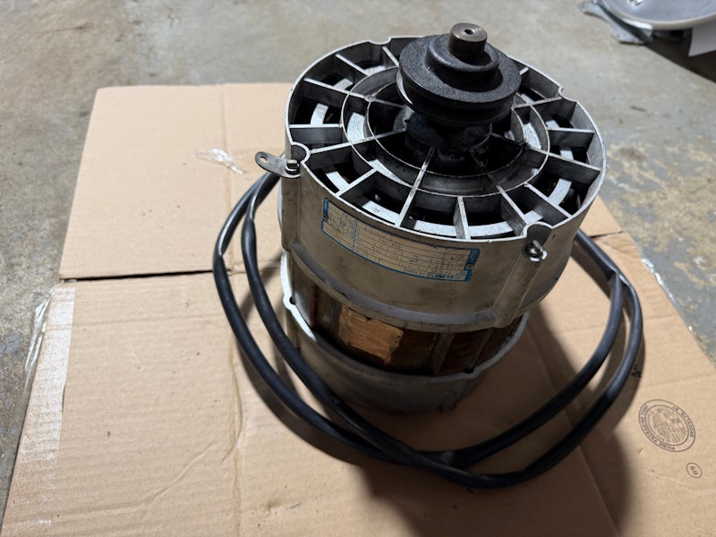 Washer Motor Elmo CV 132 D/2-18-2T 3043 Huebsch 35Lb 220v 60Hz 3Ph F8330001P [Used]
