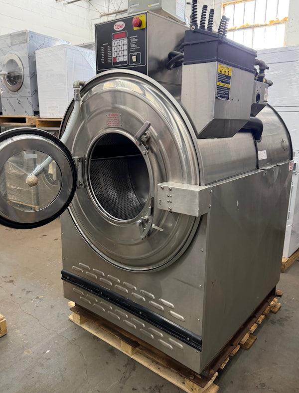 UniMac UW80 Hardmount Washer-Extractor 80Lb 200-240V 50-60Hz 3Ph OPL [Used]