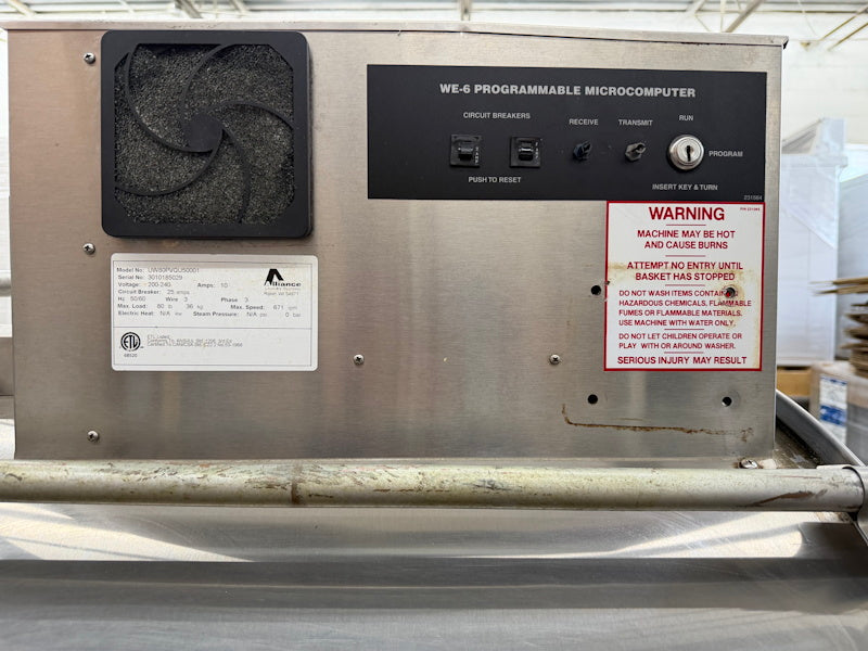 UniMac UW80 Hardmount Washer-Extractor 80Lb 200-240V 50-60Hz 3Ph OPL [Used]