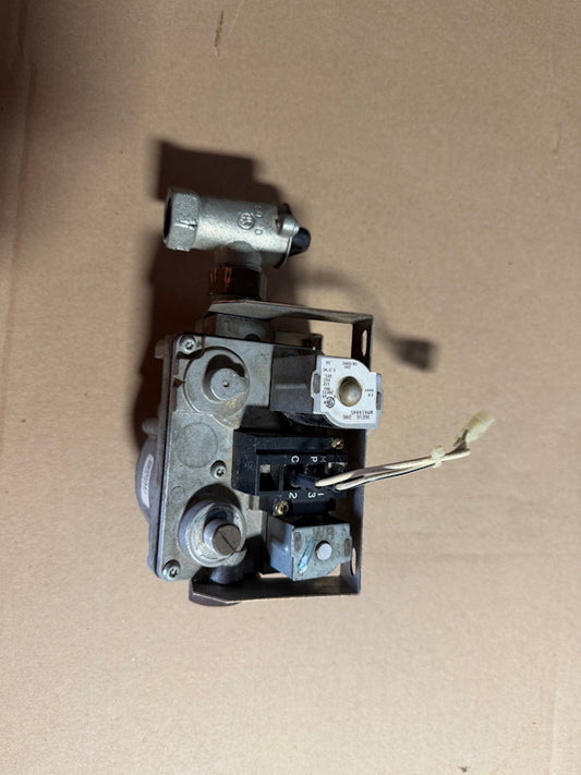 Unimac Gas Dryer Valve 44154501P M414445 UTF75N 24v 50/60Hz [Used]