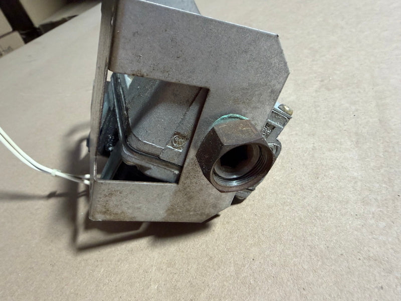 Unimac Gas Dryer Valve 44154501P M414445 UTF75N 24v 50/60Hz [Used]