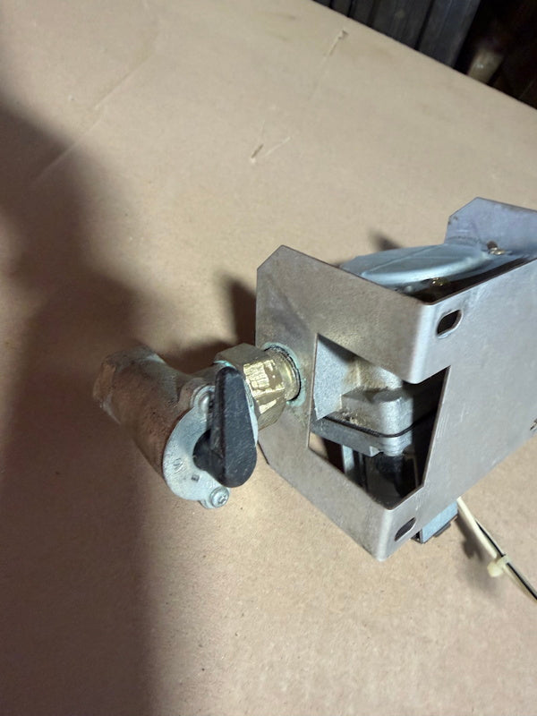 Unimac Gas Dryer Valve 44154501P M414445 UTF75N 24v 50/60Hz [Used]