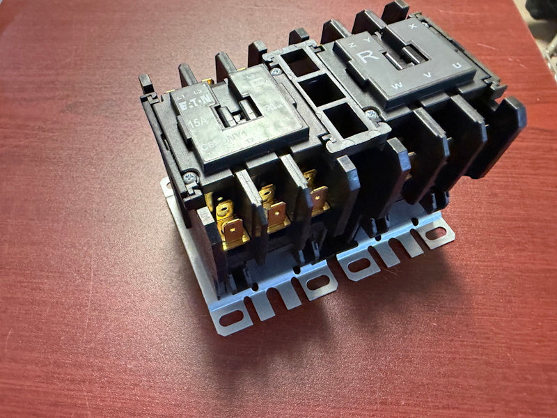 Contactor Eaton C65DNY1 15A Reversing 24v 50/60Hz M413615 [Used]