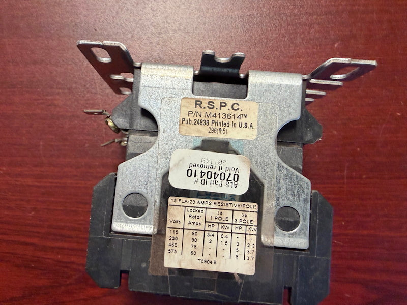 Contactor Cutler-Hammer C25DNY61 24v 50/60Hz M413614 FAN-24V 3 POLE PKG[Used]