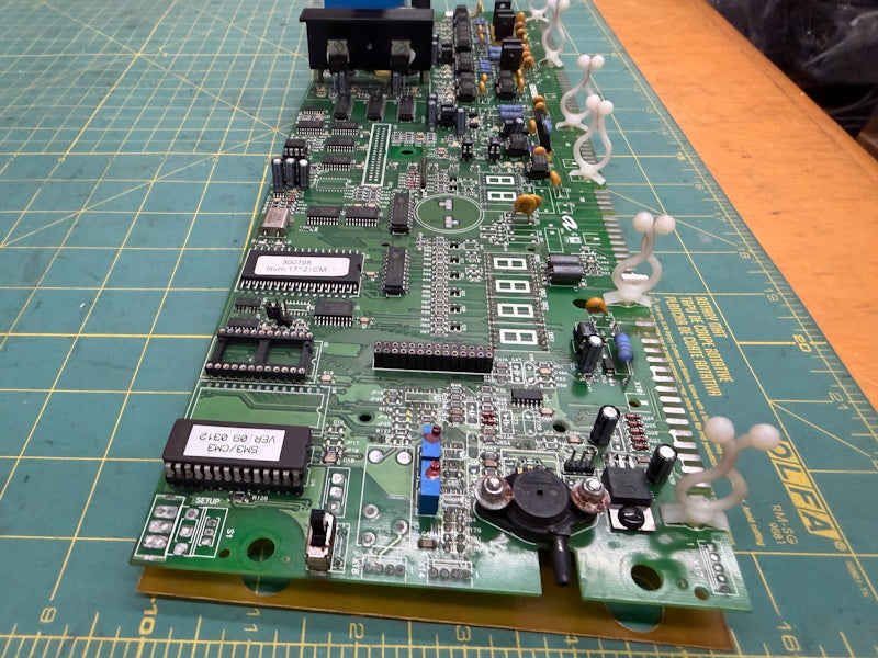 Washer 30Lb Continental Girbau Microprocessor SM3/CM3 Board P/N 300798 [Used]